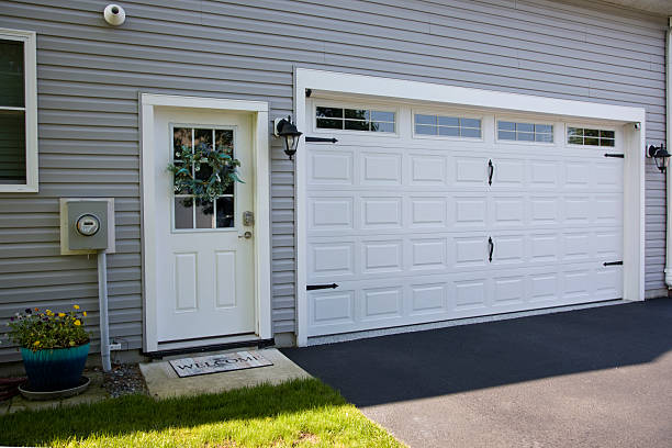 24/7 Emergency Garage Door Panel Replacement experts in Mayville, MI